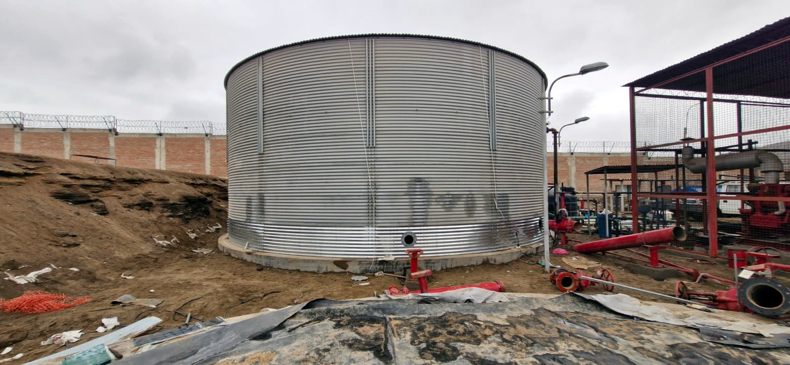 Tanque australiano 150,000 litros instalado