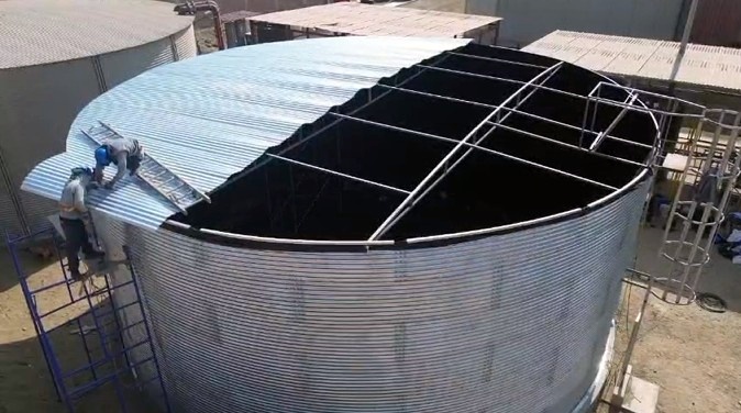 Tanque australiano de gran capacidad instalado